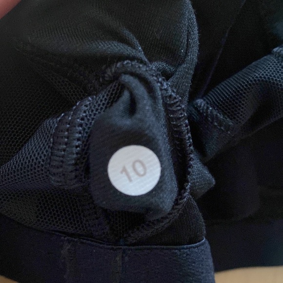 LULULEMON BLACK TANK TOP | Women’s Size 10 - Picture 4 of 4